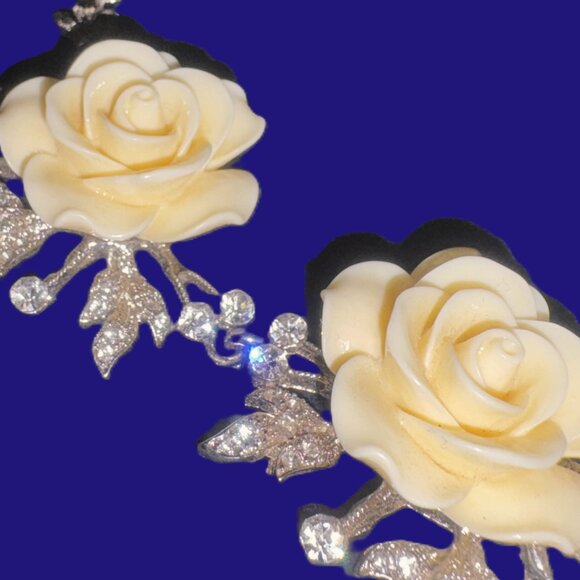Beautiful Butter Rose Necklace and Matching Earrings Silver with Rhinestones - Picture 6 of 12